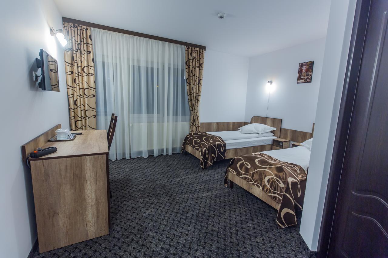 Hotel Raxand Residence Mioveni Экстерьер фото