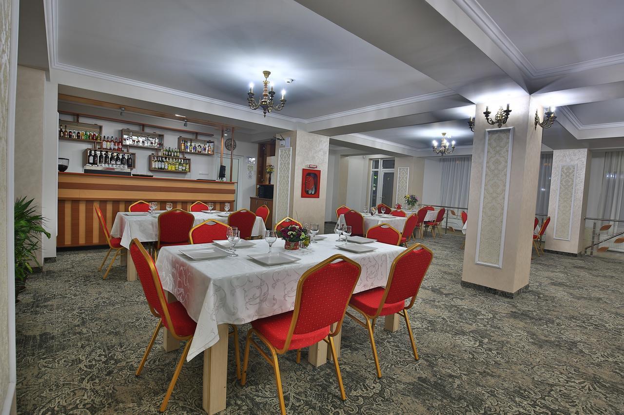 Hotel Raxand Residence Mioveni Экстерьер фото