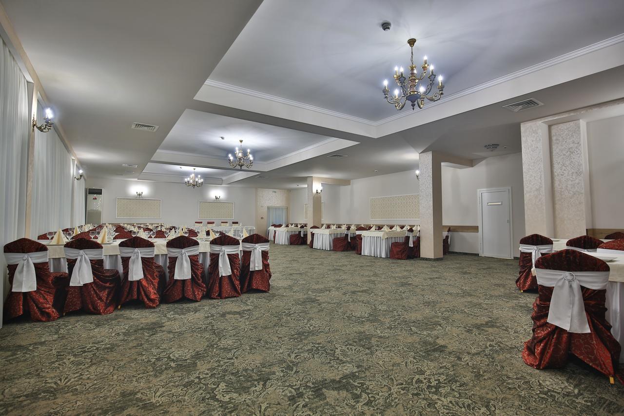 Hotel Raxand Residence Mioveni Экстерьер фото
